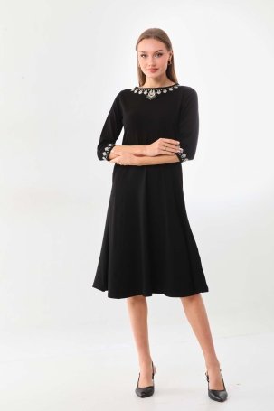Sistas Kadın Kolları ve Yakası İşlemeli Midi Boy Elbise 23450 Siyah - 1