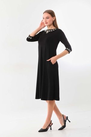 Sistas Kadın Kolları ve Yakası İşlemeli Midi Boy Elbise 23450 Siyah - 2