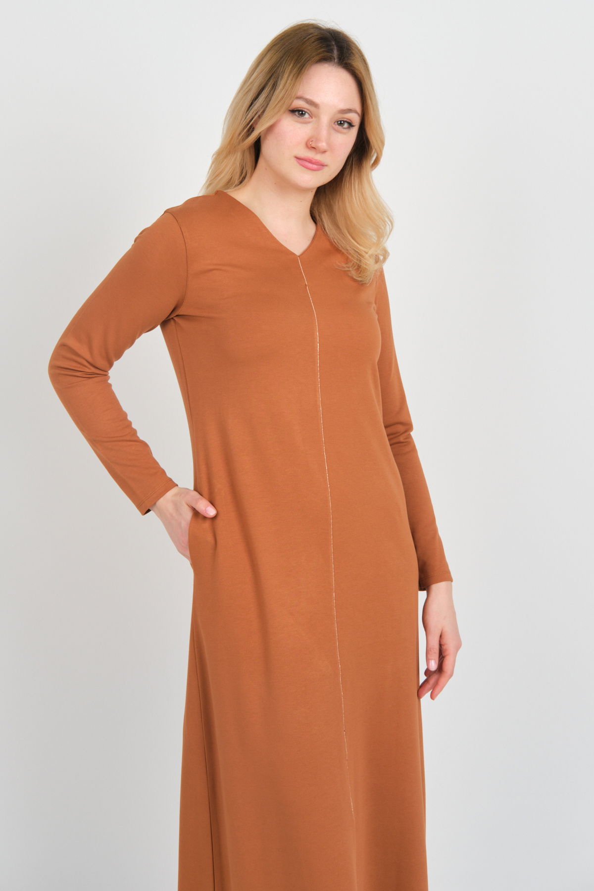 Sistas Kadın V Yaka Çift Cepli İnce Şerit Detaylı Maxi Elbise 23813 Camel - 2