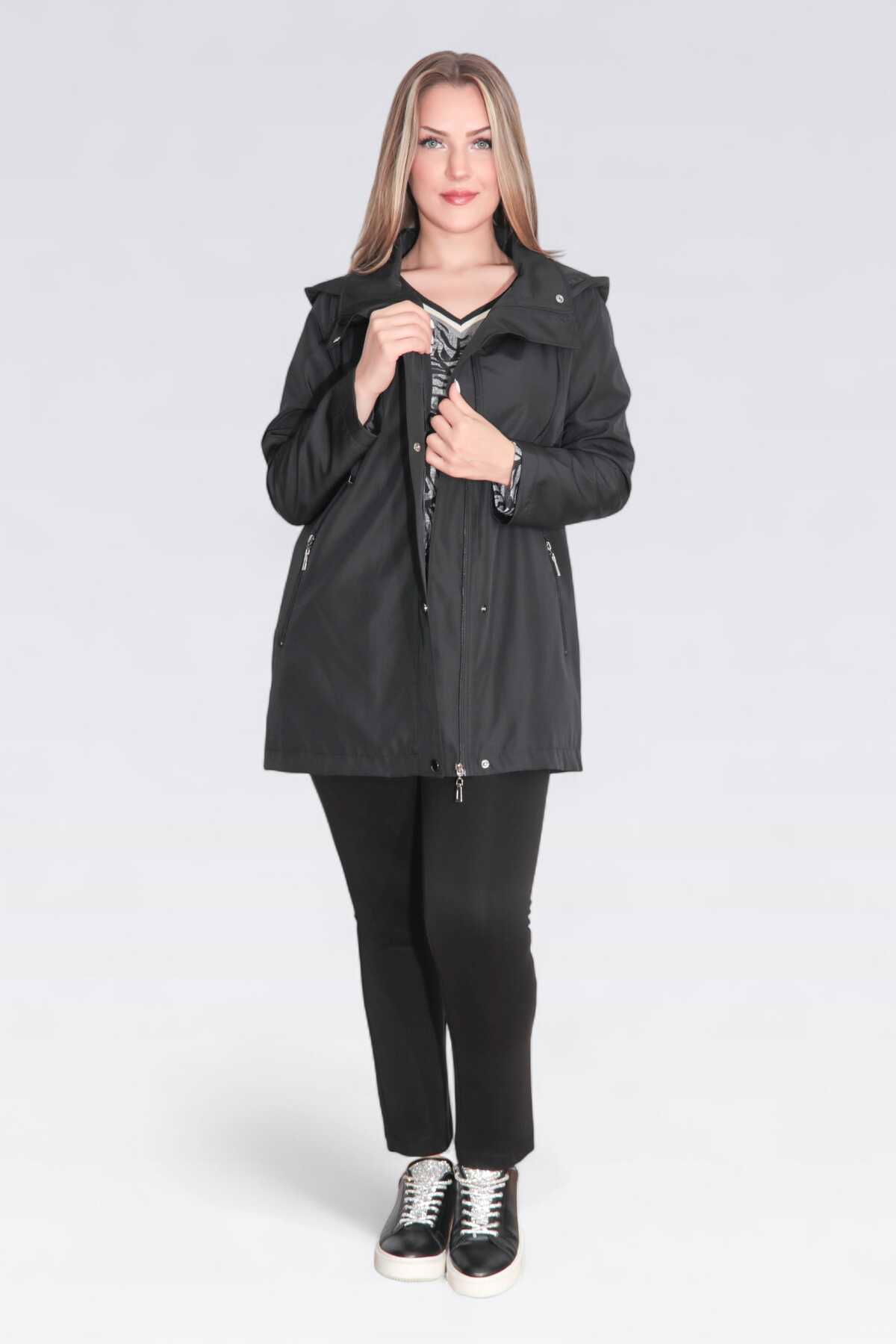 Tolga Saraçoğlu Kadın Demonte Kapüşon Devrik Yaka Rahat Kesim Trençkot 60131 Siyah - 2