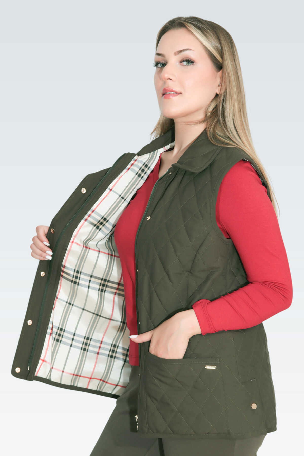 Tolga Saraçoğlu Kadın Ekose Astar Detaylı Hafif Elyaf Kapitone Yelek 70043 Haki - 4