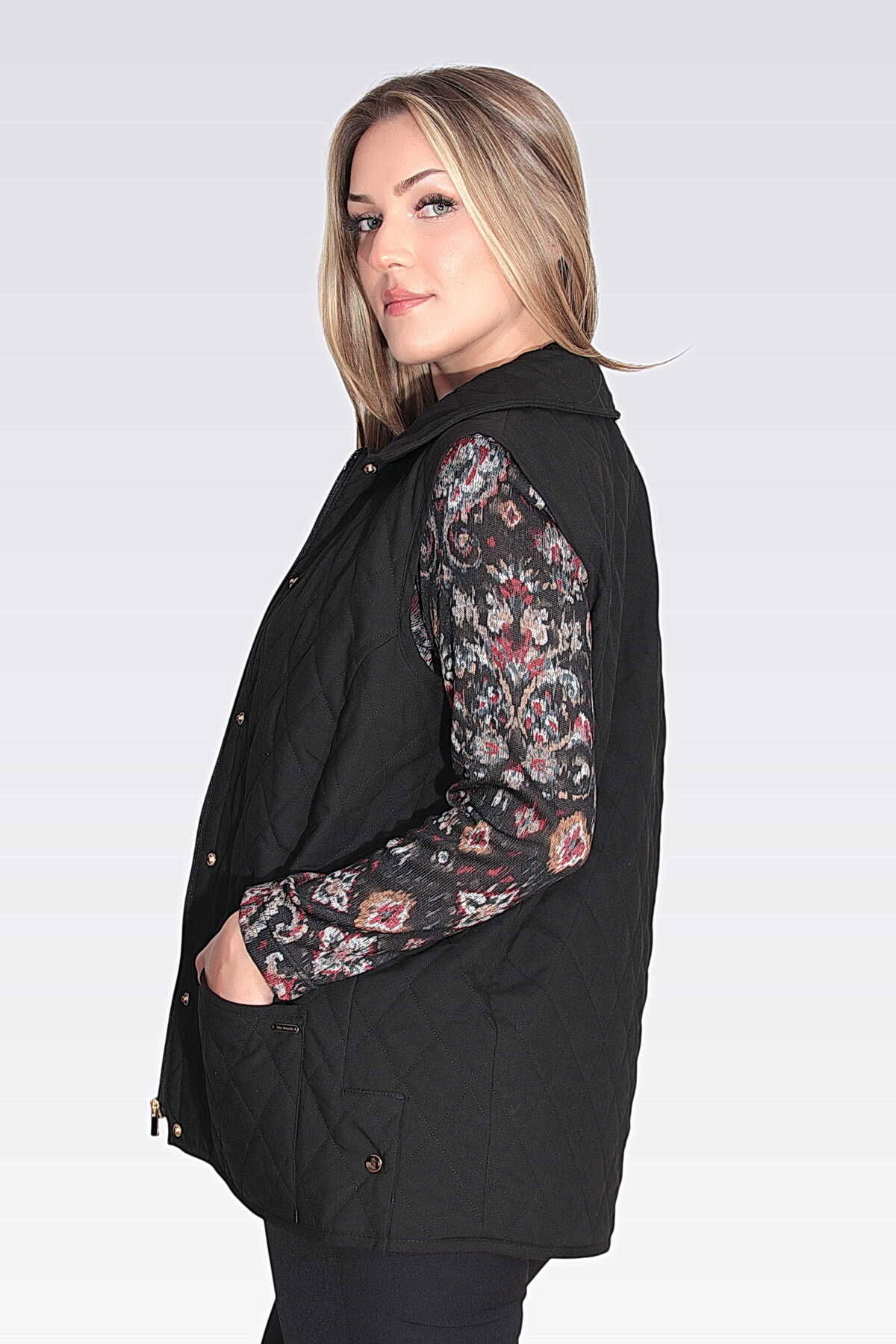 Tolga Saraçoğlu Kadın Ekose Astar Detaylı Hafif Elyaf Kapitone Yelek 70043 Siyah - 4